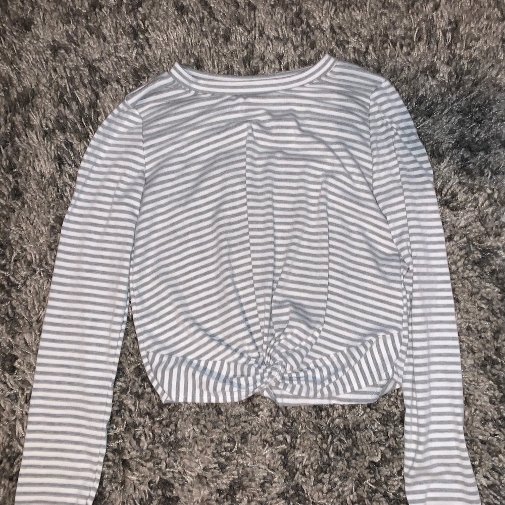 Gray&white crop